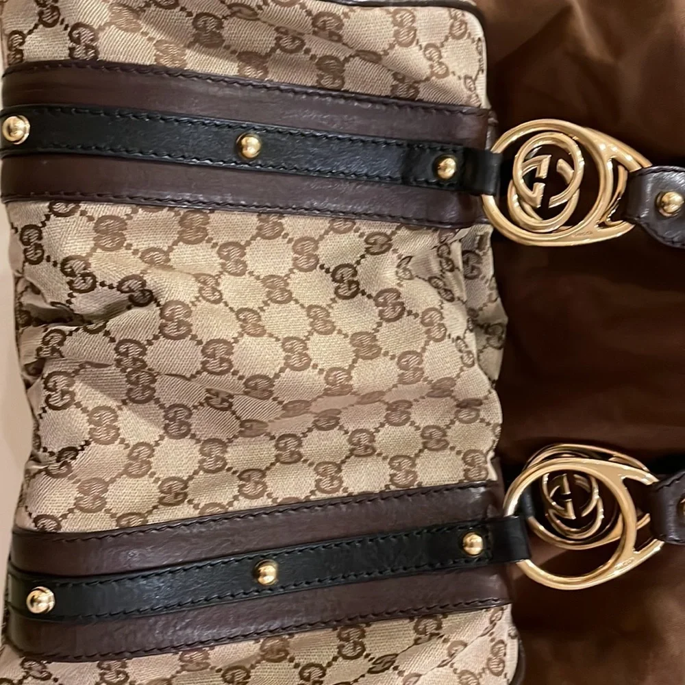 Gucci GG canvas Boston bag with brown and black leather and gold hardware. - Picture 5 of 10